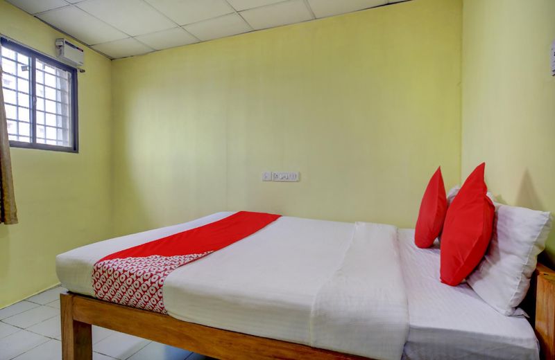 OYO 77248 Ram Residency