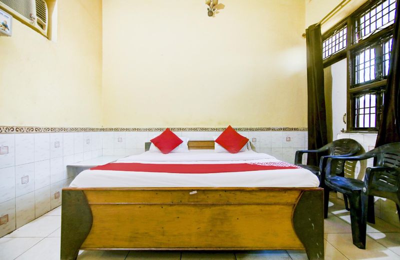 OYO 77377 Raj Guest House