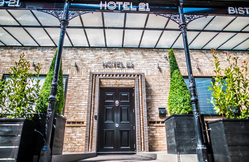 Hotel 21