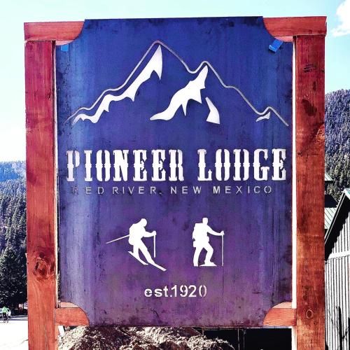 Pioneer Lodge House