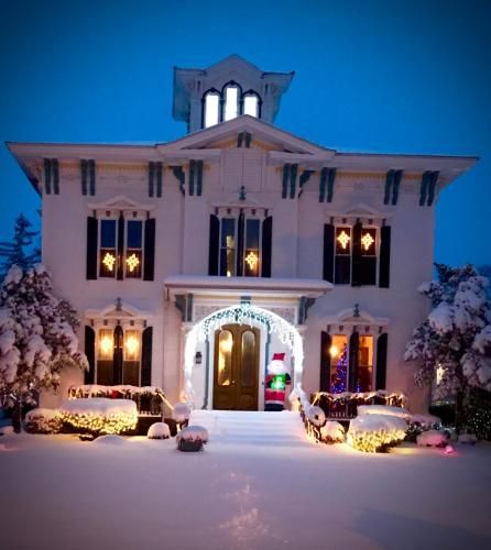 Tillinghast Manor Bed & Brunch