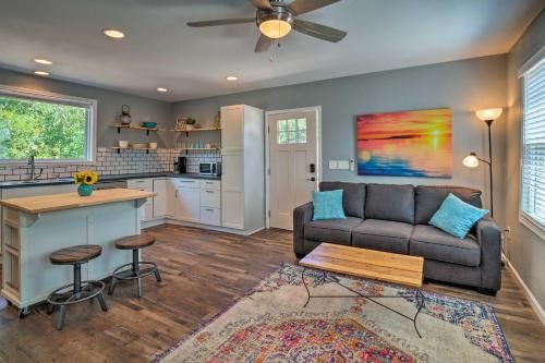 Modern Guest Cottage - 12 Mi to Downtown Austin!