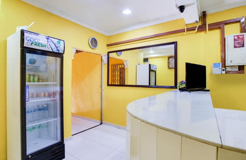 OYO 89406 Lucky Budget Hotel