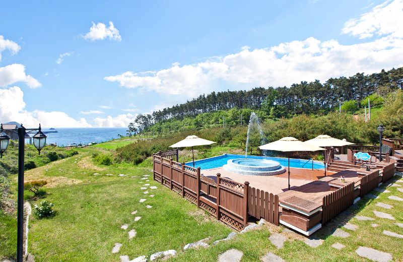 Taean Gomsum Paradise