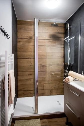 Chic & Cosy Appartement avec Terrasse, Parking Privatif