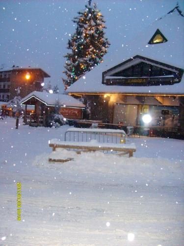 Apartment with one bedroom in Araches la Frasse with wonderful mountain view and balcony 50 m from t