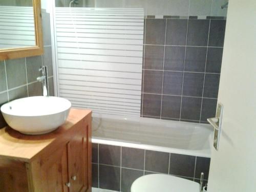 Apartment with one bedroom in Araches la Frasse with wonderful mountain view and balcony 50 m from t