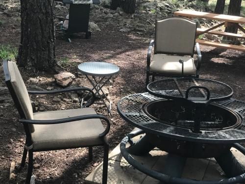 Grand Canyon Cottage at Historic Wrigley Ranch with Horseback Riding & Shooting