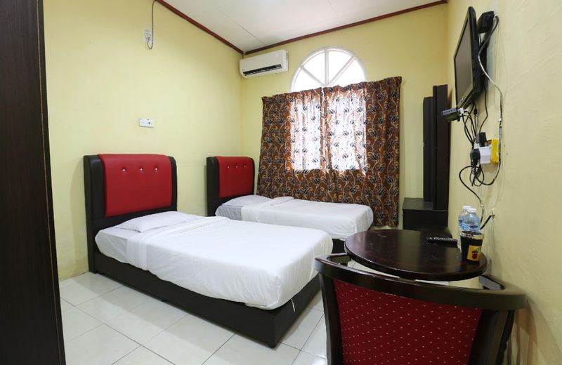 OYO 89819 Raz Hotel Kelulut