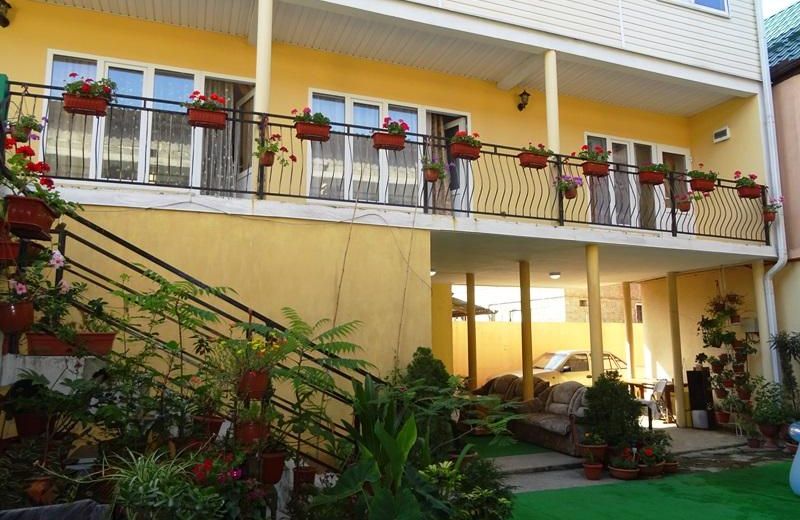 Guest House "At Larisa". Rest in Sochi, p. Vardan