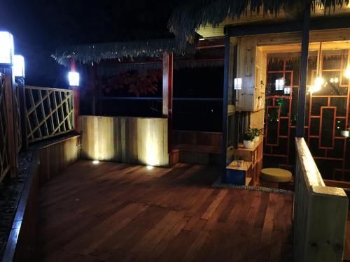 Zhaoxing Dongquan Time Traveller Inn