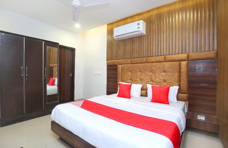 OYO 24778 Hotel 24