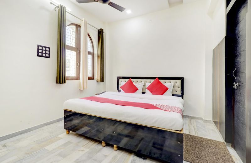 OYO 77516 Hotel Swastik