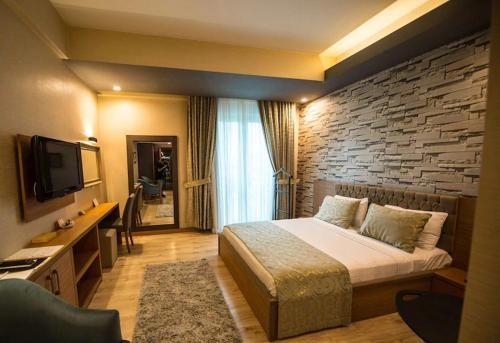 Paris Park Hotel