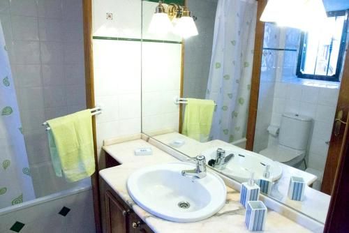 3 bedrooms house with balcony and wifi at Berroeta