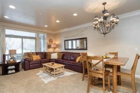 1 Bedroom Huntsville, Utah Vacation Rental - Snowbasin and Pineview Lodging 76A