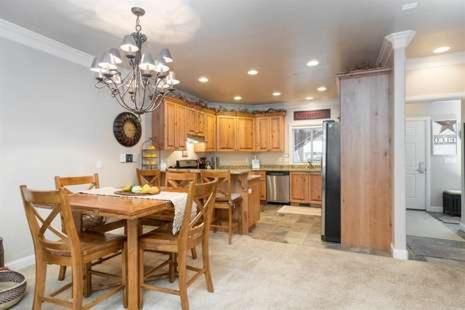 3 Bedroom Luxury Huntsville, Utah Condo - Great Snowbasin Lodging LS 76