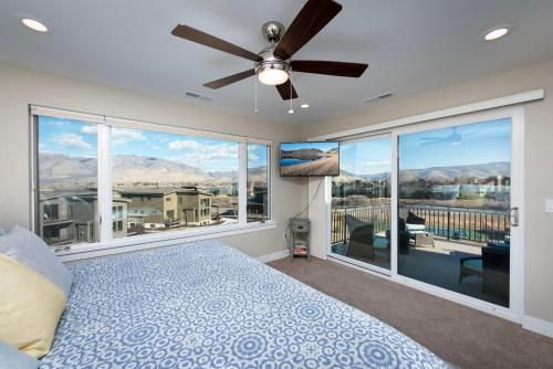 Gorgeous Decor. Discount Snowbasin Ski Tickets. Private Hot Tub