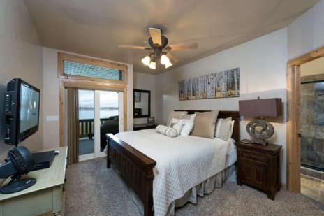 Pineview Reservoir Vacation Rental Sleeps 12 - Huntsville Lodging LS 54