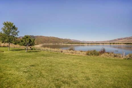 Lakefront Huntsville, Utah Lodging Option - 3 Bedroom Sleeps 10 LS59