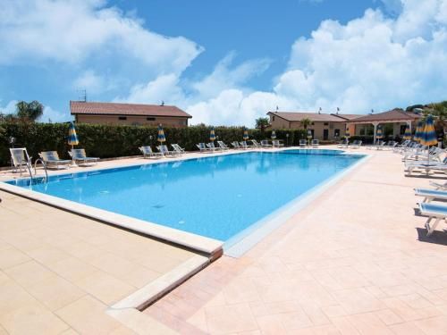Simplistic Apartment in Marina di Mandatoriccio with Pool