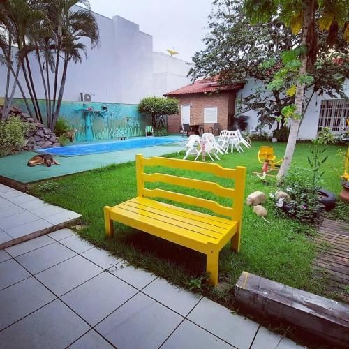 Hospedagem Familiar MC amarelo