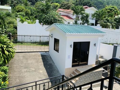 Oceanic View Lodges