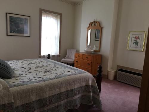 Oak Valley Inn and Suites
