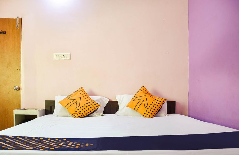 SPOT ON 76685 Subash Palace Lodge