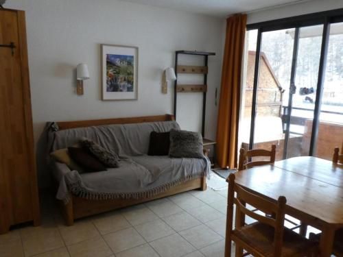 Appartement Reallon, 2 pieces, 6 personnes - FR-1-469-87