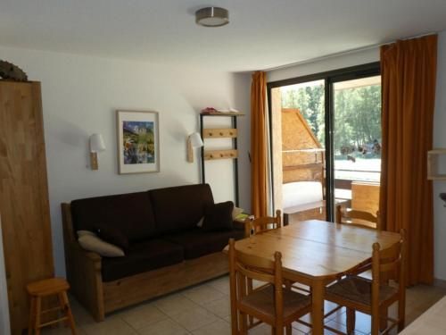 Appartement Reallon, 2 pieces, 6 personnes - FR-1-469-87