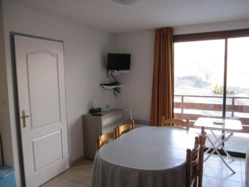 Appartement Reallon, 2 pieces, 6 personnes - FR-1-469-30