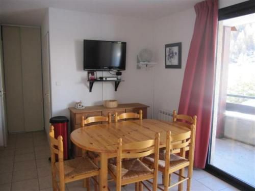 Appartement Reallon, 3 pieces, 6 personnes - FR-1-469-95