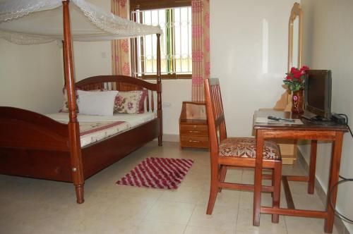 Uhuru 50 Hotel Kasese