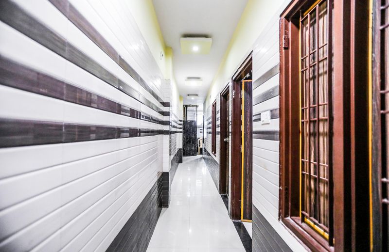 OYO 71693 Starlight Hotel