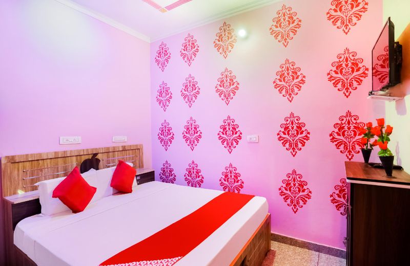 OYO 65409 Hotel Grand Plaza