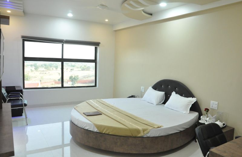 Hotel Shriji Resorts