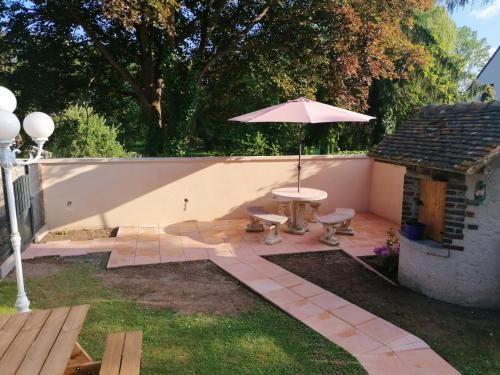 Maison de 2 chambres avec jardin clos et wifi a Sainte Genevieve les Gasny