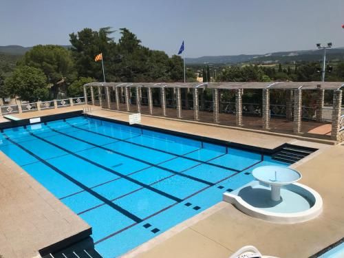 Luxurious Provencal Village House, Walk to Village Pool