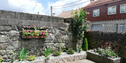 Apartment with 2 bedrooms in Maceda with wonderful mountain view enclosed garden and WiFi