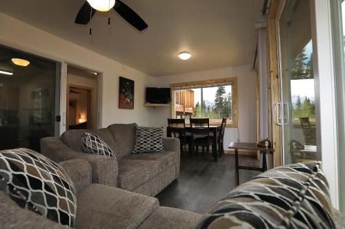 Denali 2-King Bedrooms each with own Private Bathroom. Full Kitchen and Amentities!
