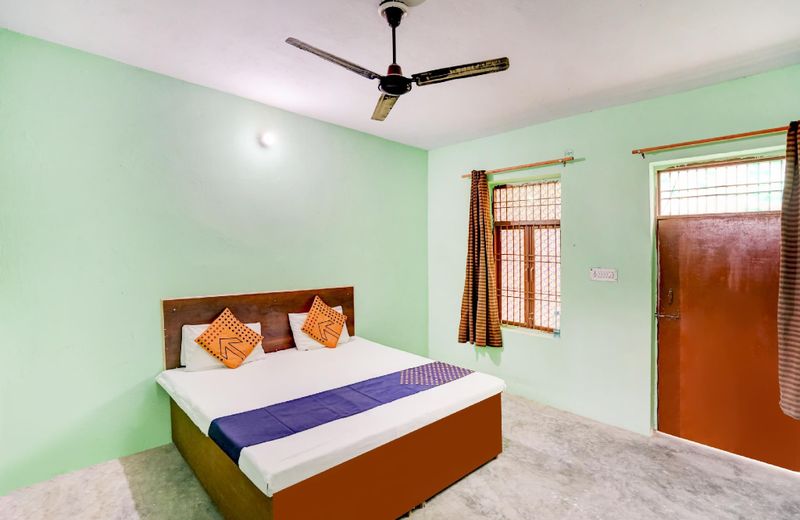 SPOT ON 76446 Agrasen Guest House