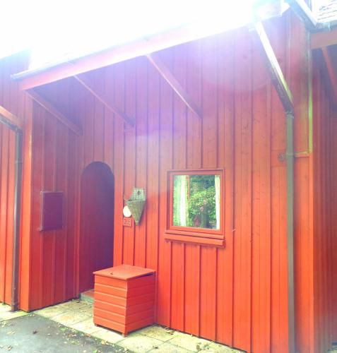 28 Yew Lodge