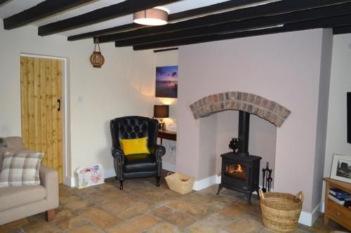 Canalside Cottage