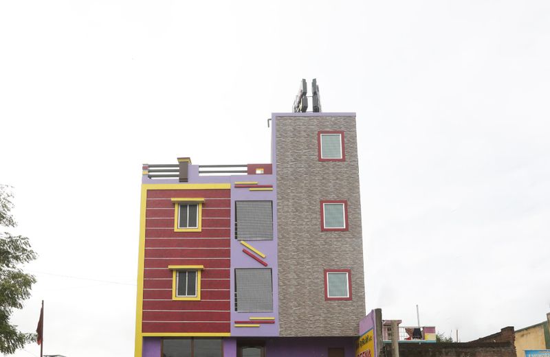 OYO 65943 Deena Residency