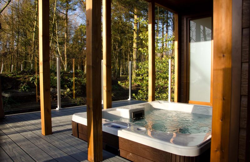 Hollicarrs - Honeycomb Lodge