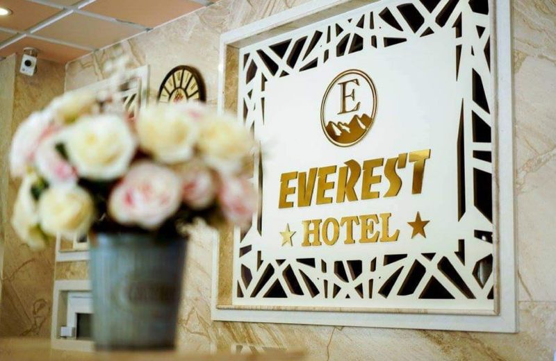 Everest Hotel