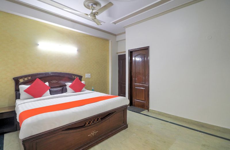 OYO DTT030 Classy Inn