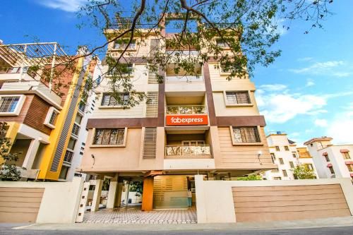 OYO 35766 Hotel Grand Inn