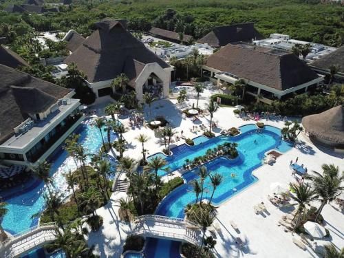 PRIVATE 'YOGA VIBES' CONDO WITH RESORT ACCESS